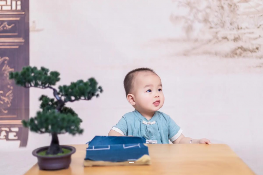 阿勒泰五个月宝宝可以站吗 阿勒泰五个月宝宝可以站吗